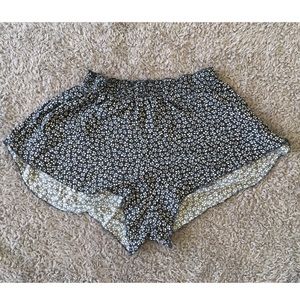 Brandy Melville Vodi Short